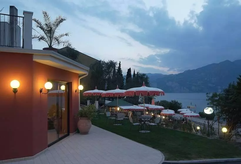 ホテル Oasi Beach