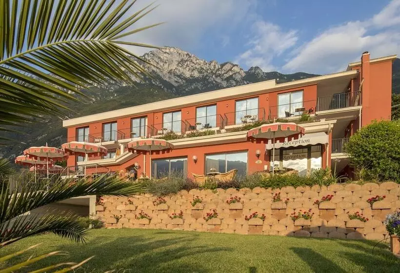 ホテル Oasi Beach