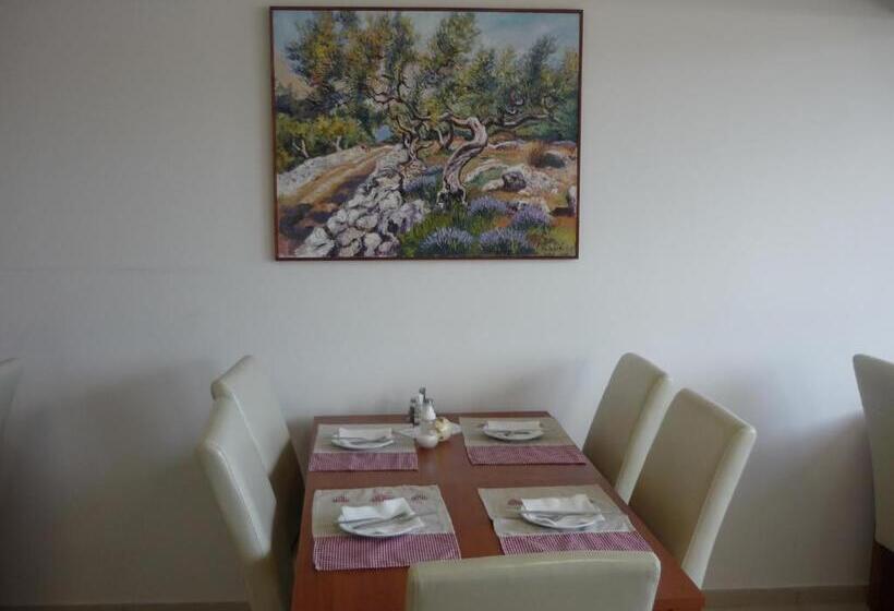 بنسيون Rooms Bijela Ruža