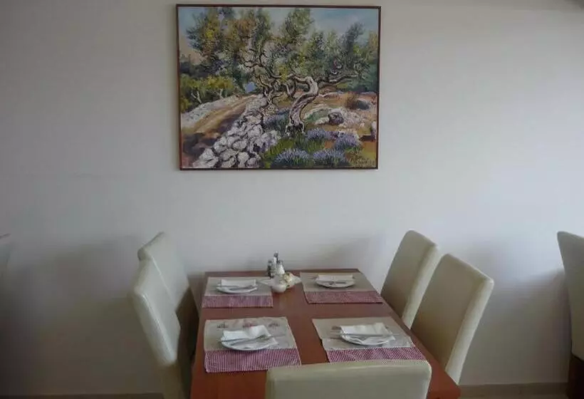 پانسیون Rooms Bijela Ruža