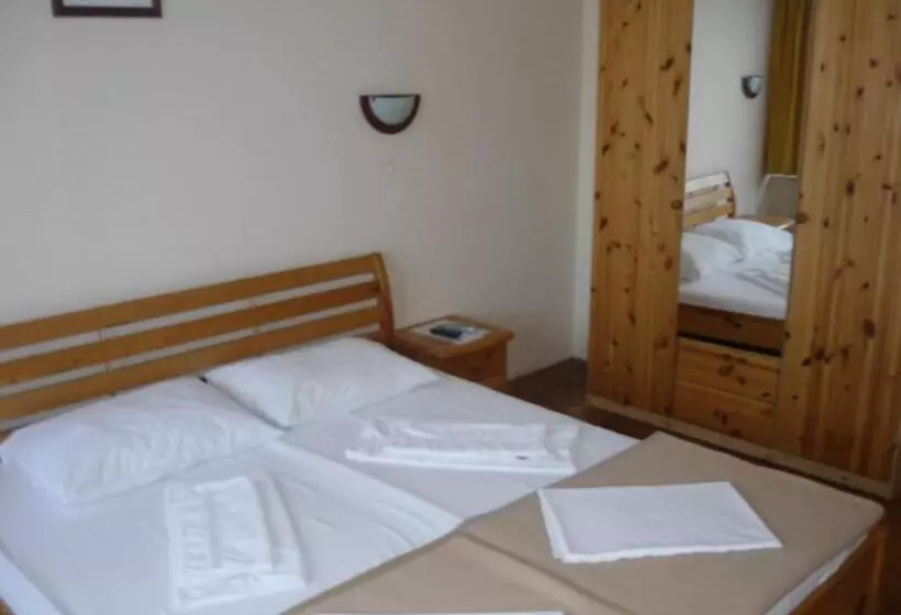 پانسیون Rooms Bijela Ruža