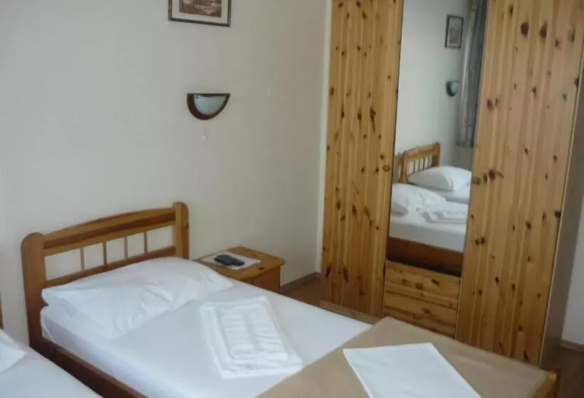 پانسیون Rooms Bijela Ruža