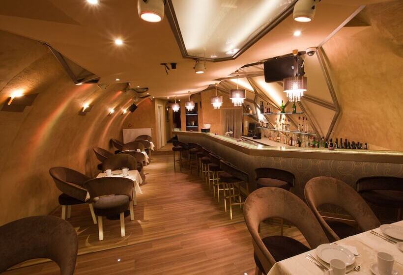 Barokk Hotel Promenád