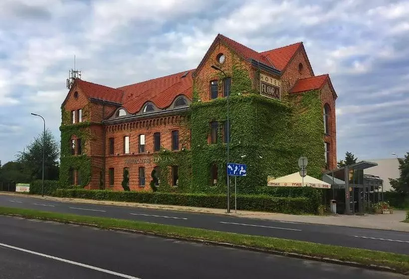 هتل Flora Kuchnia I Wino
