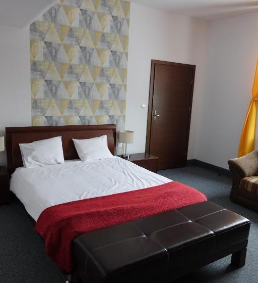 Отель Flora Kuchnia I Wino