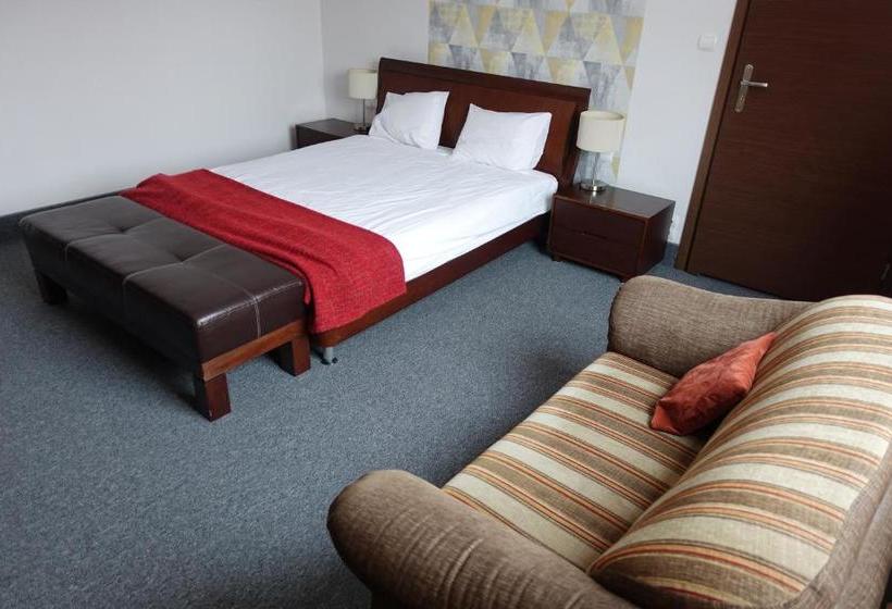 Отель Flora Kuchnia I Wino