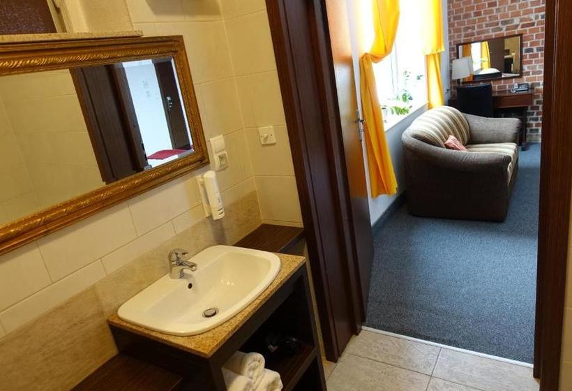 Отель Flora Kuchnia I Wino