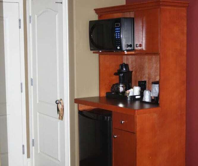 酒店 Lakeview Inns & Suites  Edson Airport West