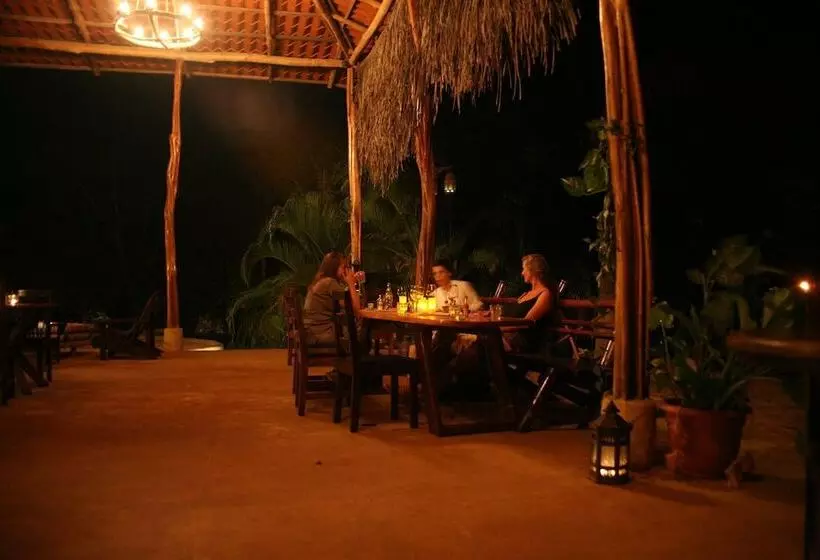 Отель Mundo Milo Eco Lodge