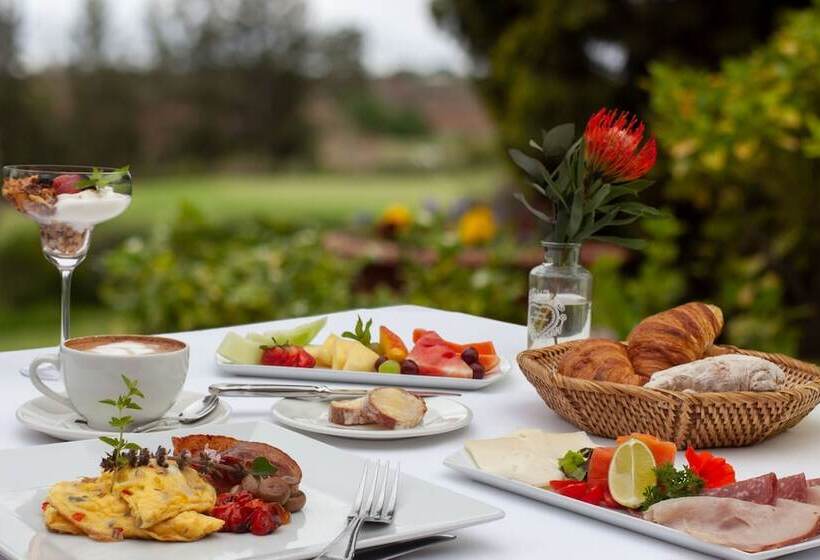 Oliver S Restaurant & Lodge