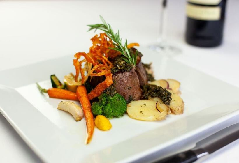 Oliver S Restaurant & Lodge