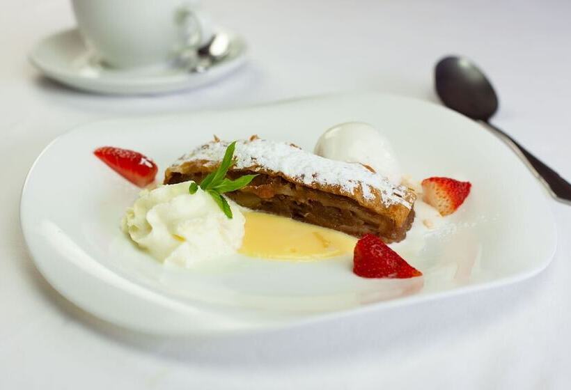 Oliver S Restaurant & Lodge