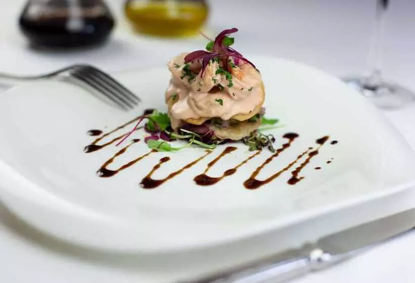 Oliver S Restaurant & Lodge