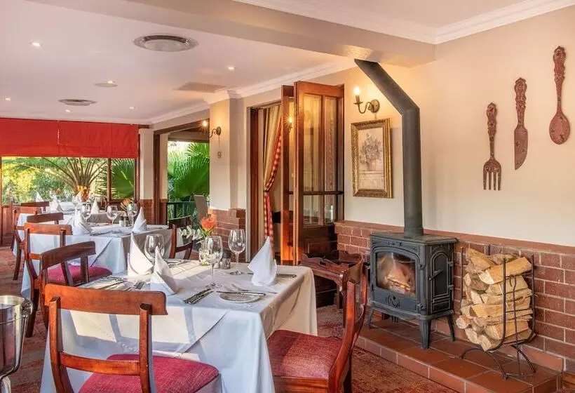 Oliver S Restaurant & Lodge