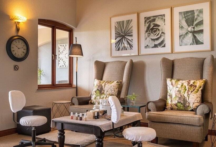 Oliver S Restaurant & Lodge