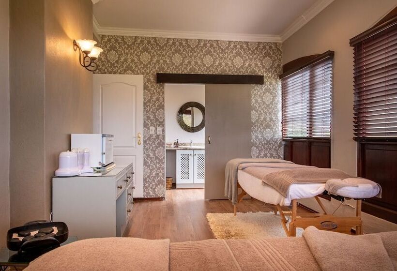 Oliver S Restaurant & Lodge