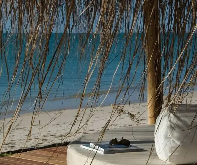 Resort Azura Benguerra Island