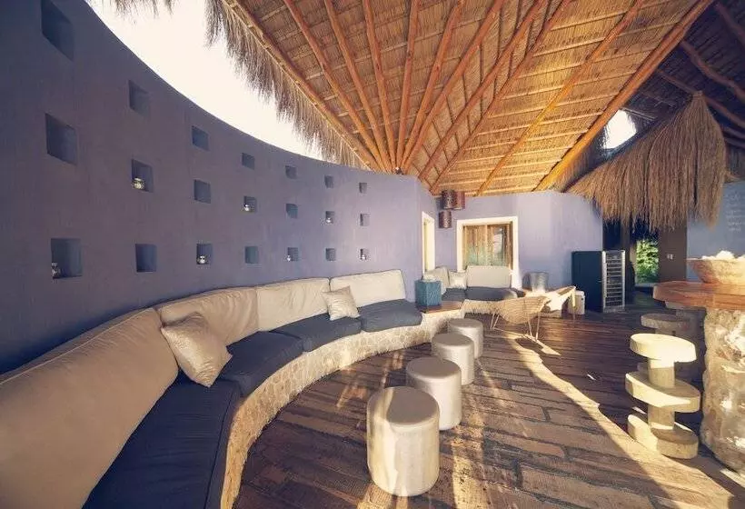 Resort Azura Benguerra Island