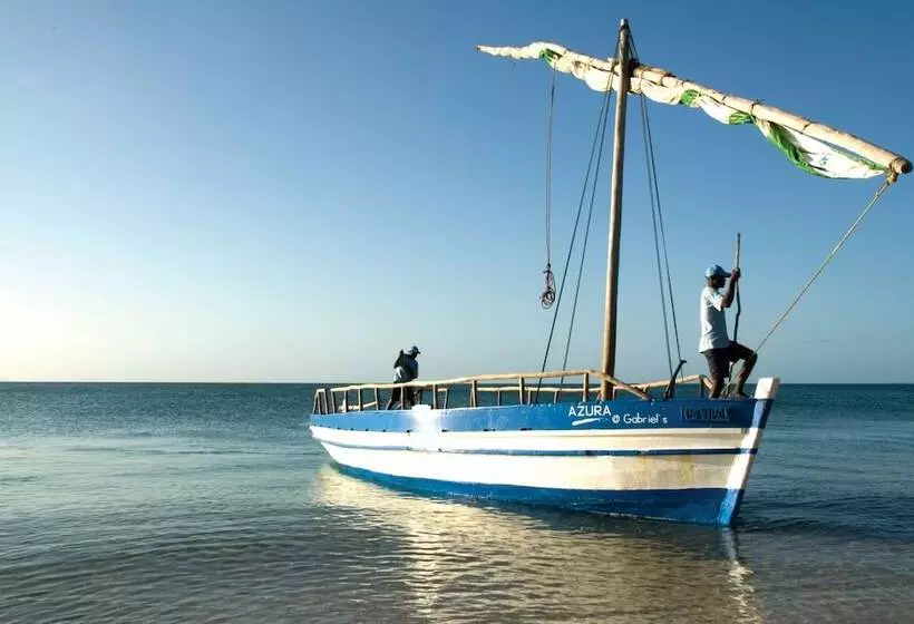 Resort Azura Benguerra Island