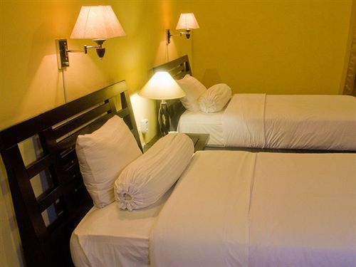 Fish In Air Tulamben Dive Resort