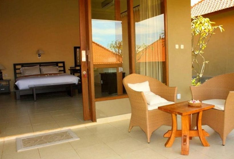 Fish In Air Tulamben Dive Resort