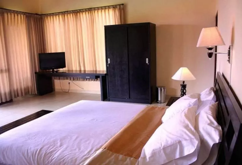 Fish In Air Tulamben Dive Resort