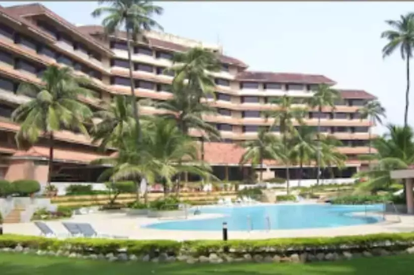 استراحتگاه The Retreat Hotel & Convention Centre