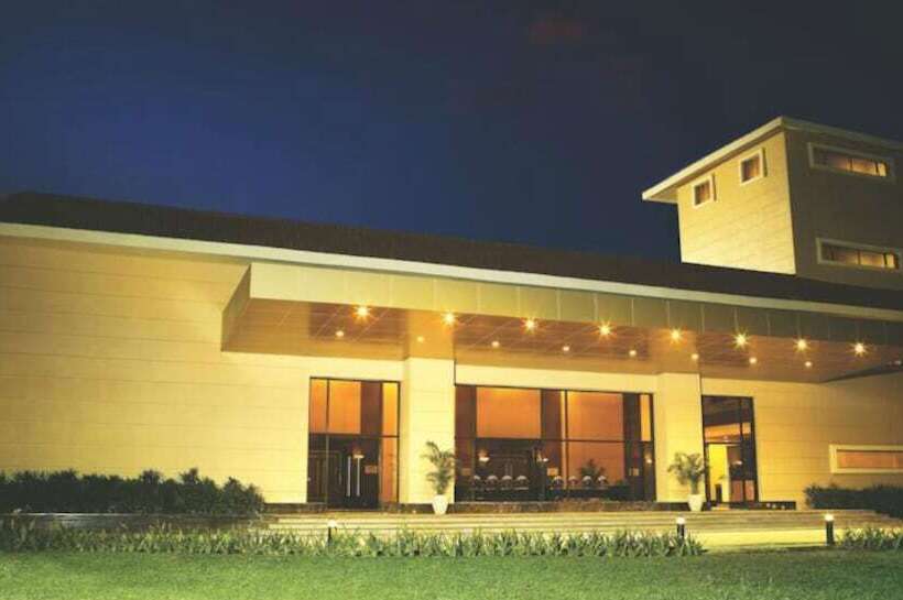 Курорт The Retreat Hotel & Convention Centre