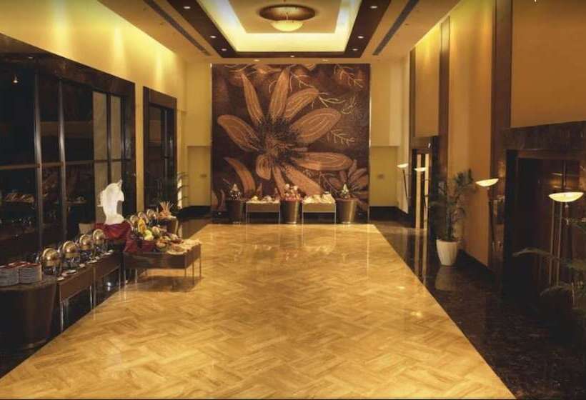 Курорт The Retreat Hotel & Convention Centre