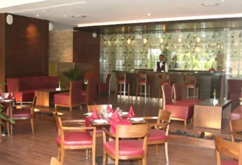 Курорт The Retreat Hotel & Convention Centre