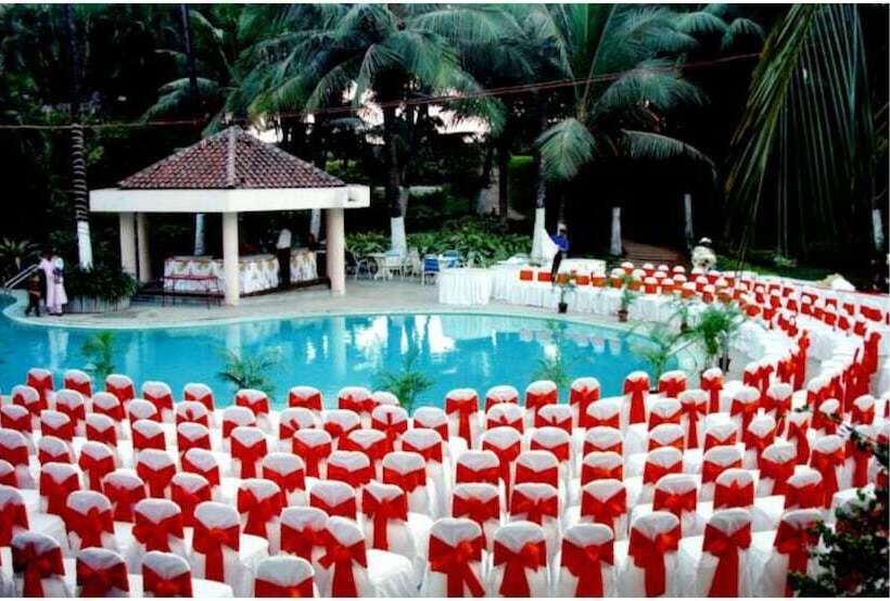 Курорт The Retreat Hotel & Convention Centre