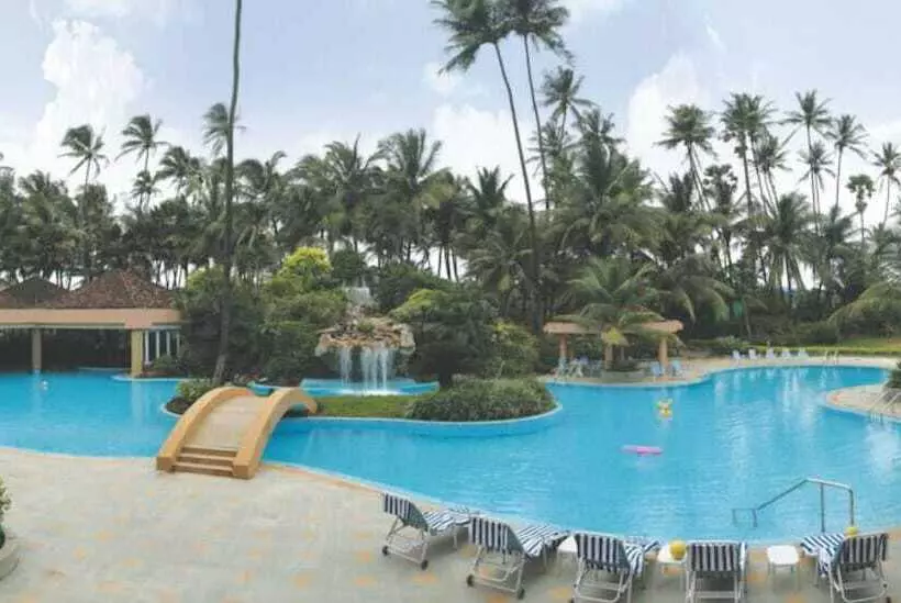 استراحتگاه The Retreat Hotel & Convention Centre