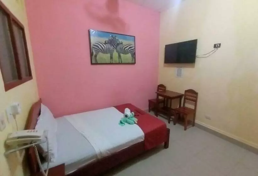 ホテル Hospedaje California Inn