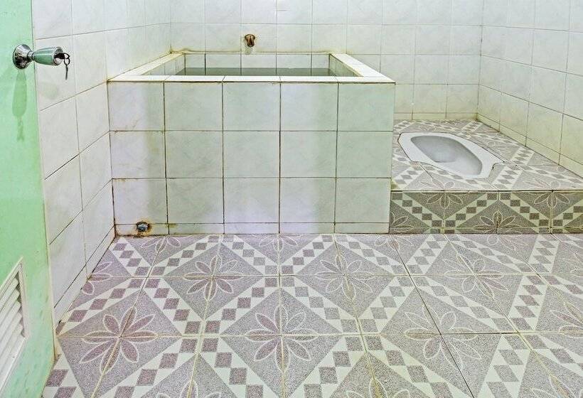 Отель Spot On 91214 Desa Wisata Pandean