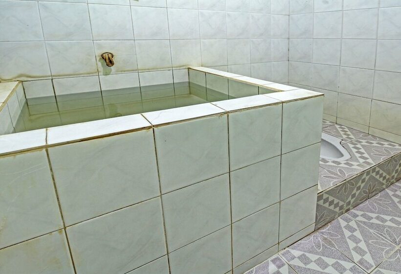 Отель Spot On 91214 Desa Wisata Pandean