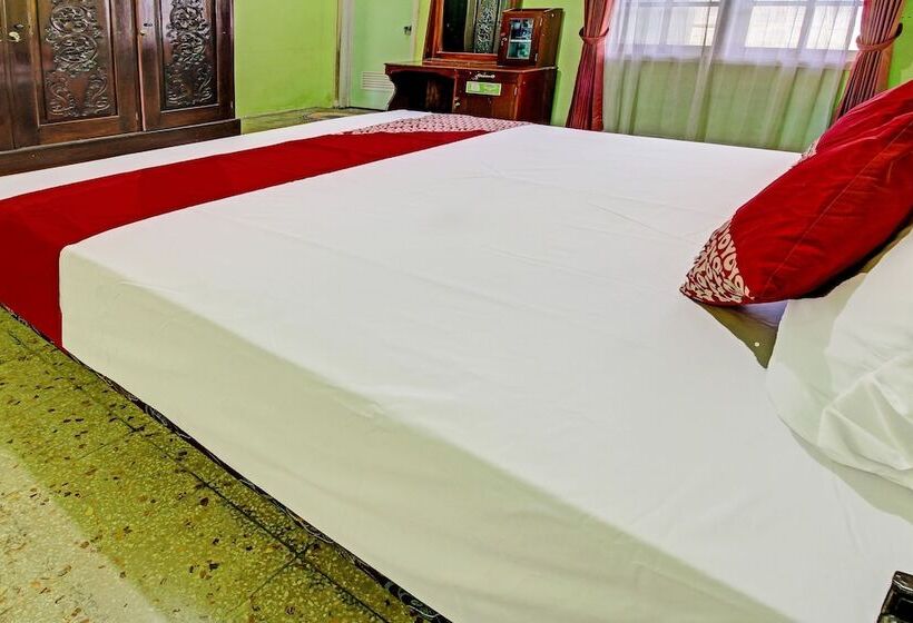 Отель Spot On 91214 Desa Wisata Pandean