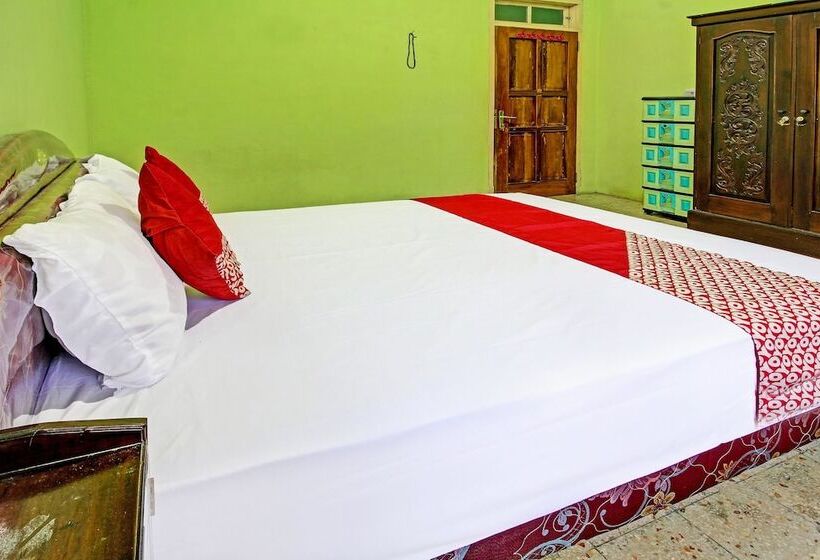 Отель Spot On 91214 Desa Wisata Pandean