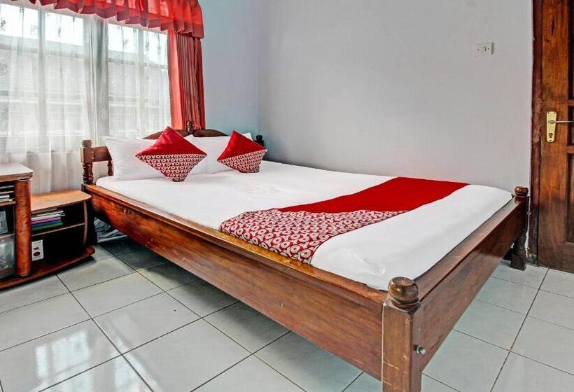 Отель Spot On 91214 Desa Wisata Pandean