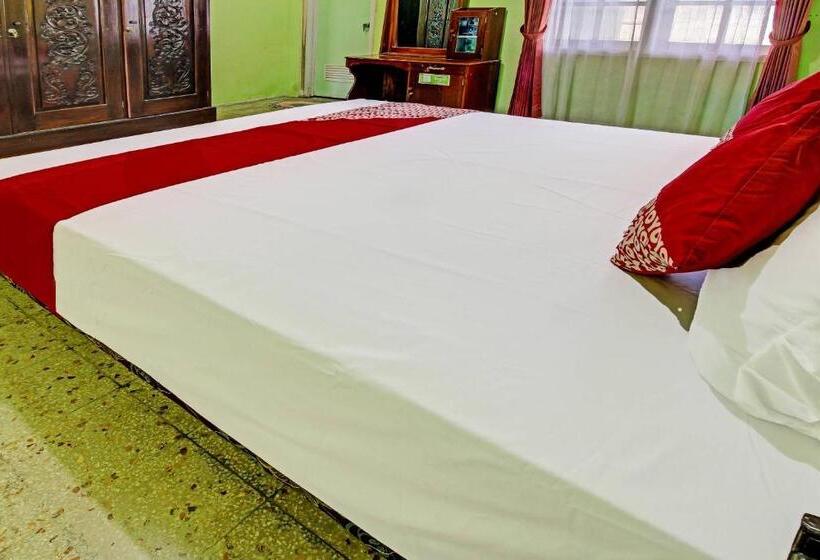 Отель Spot On 91214 Desa Wisata Pandean