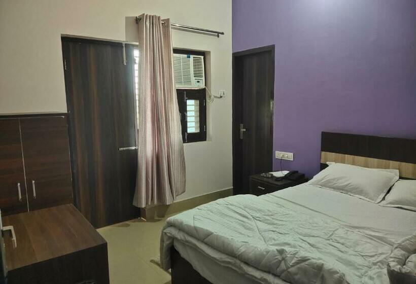 Hotelli Venice Royale Residency