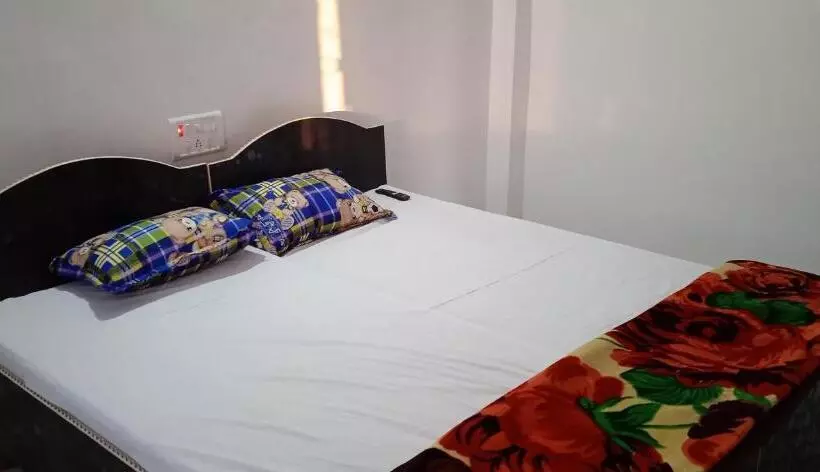 ペンション Shiv Guru Guest House By Wb Inn