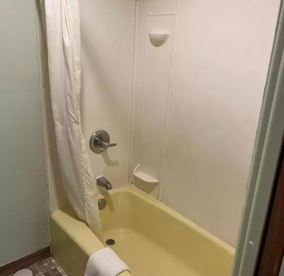 Town & Country Motel