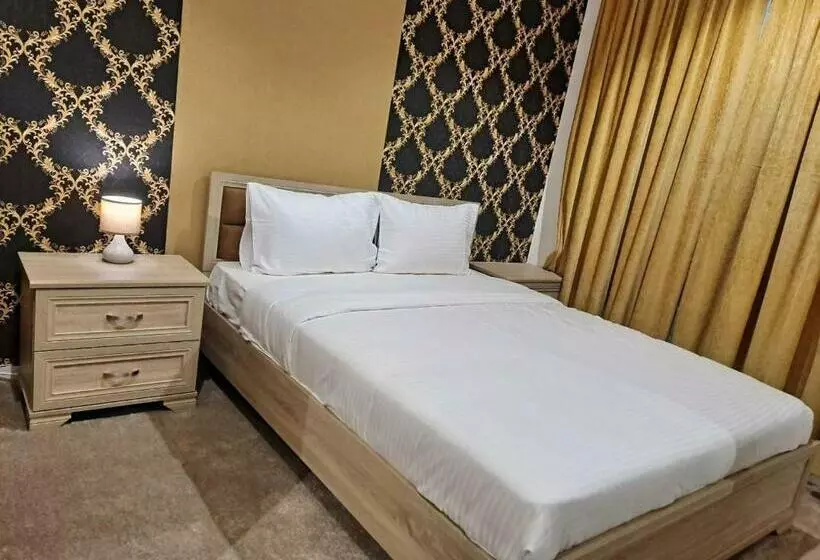 Golden Dahlia Fintas