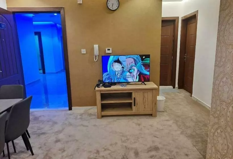 Golden Dahlia Fintas