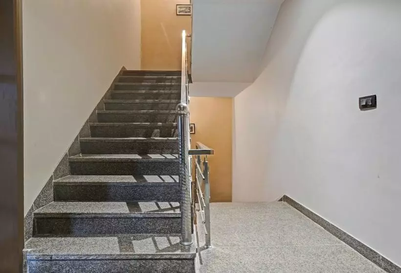 Hôtel Treebo Z
