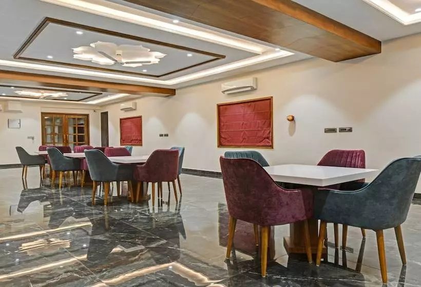 Hôtel Treebo Z