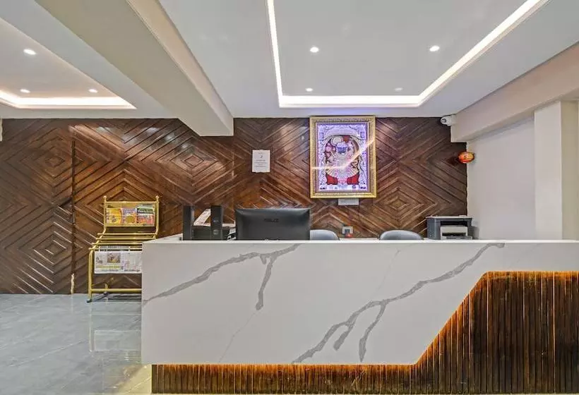Hôtel Treebo Z