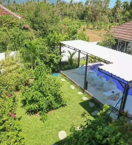ペンション Bali Amed Feel Home Villa