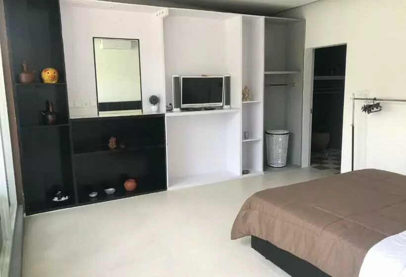 ペンション Bali Amed Feel Home Villa