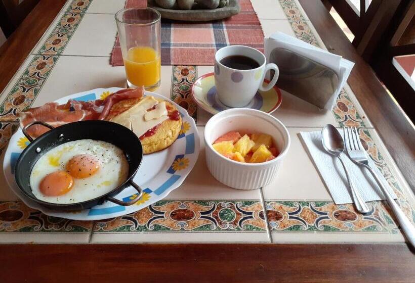 پانسیون Hostal La Comedia